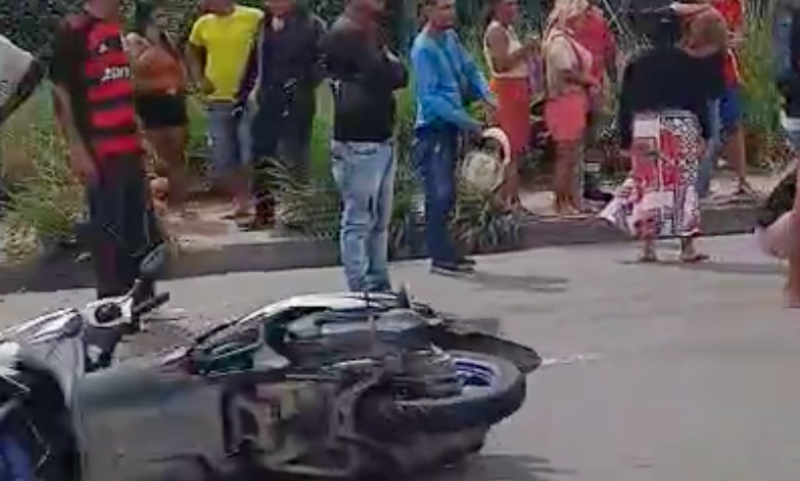 Urgente: mulher morre atropelada por carreta ao tentar retorno na Avenida das Flores; veja vídeo