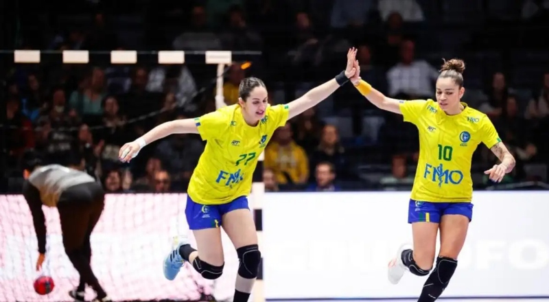 Brasil vence tchecas e vai à 2ª fase do Mundial Feminino de handebol