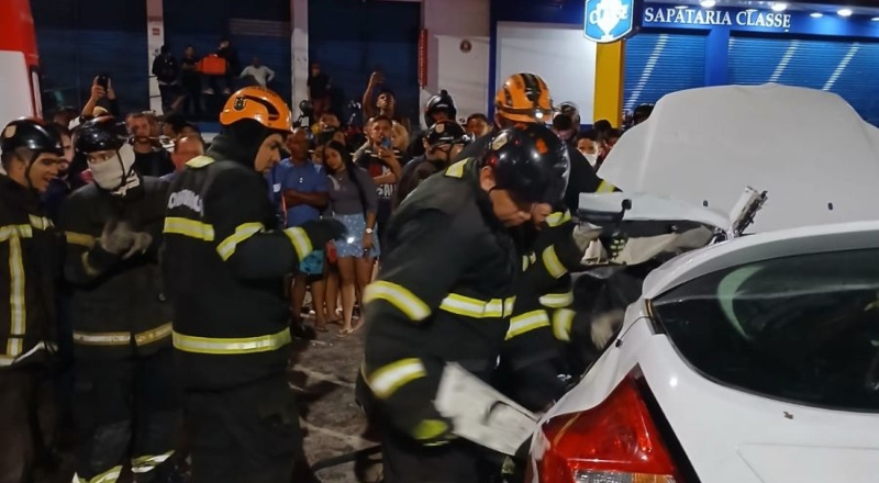 Jovens morrem em acidente enquanto voltavam da comemoração da vitória do Flamengo, em Manaus