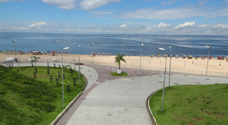 Manaus amanhece em alerta para chuva forte, raios e calor neste domingo (30)