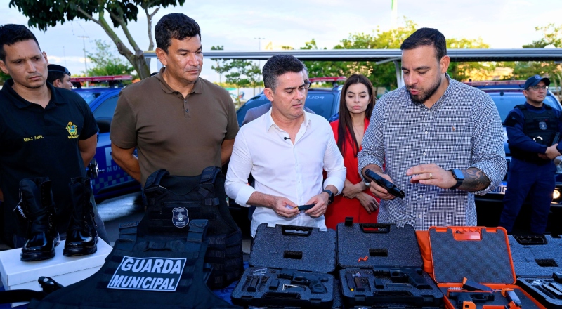 Prefeito David Almeida entrega novos armamentos e coloca Manaus na liderança nacional em segurança municipal