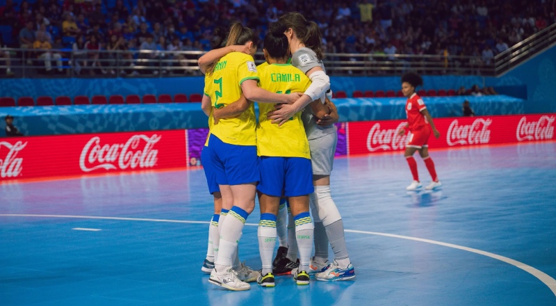 Brasil enfrenta o Japão pelas quartas da Copa do Mundo de Futsal Feminino nesta terça-feira (2)