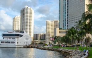 Flórida é eleita a economia nº 1 dos EUA e se consolida como polo de investimentos em 2025