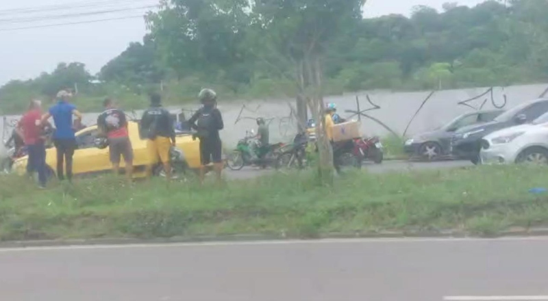 “Ela nem sabe que ele morreu!”: motoqueiro que morreu esmagado estava com a filha na garupa em Manaus; veja vídeos