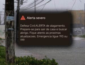 Forte chuva em Manaus faz Defesa Civil emitir alerta de alagamento: "prepare-se para sair de casa e buscar abrigo"