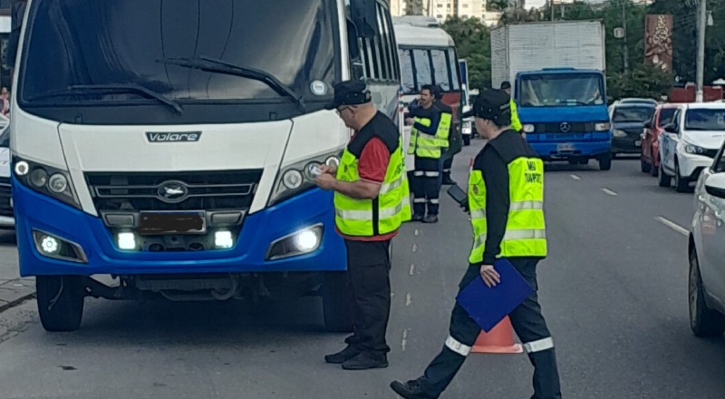 Operação ‘Transporte Legal’ da prefeitura na zona Leste resulta em apreensões de veículos irregulares