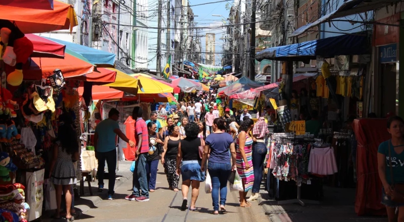 Confira os horários de funcionamento de shoppings e Centro de Manaus no feriado de segunda-feira (8)