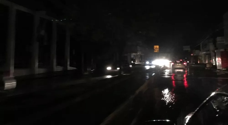 Apagão deste domingo (7) após forte chuva deixa bairros de Manaus no escuro por horas