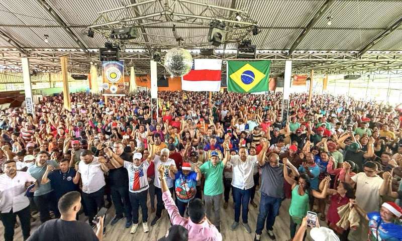 Silas Câmara reúne pescadores de Coari e reforça compromisso com fortalecimento do setor