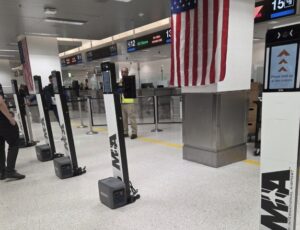 Flórida inaugura maior sistema biométrico dos EUA e promete revolucionar filas de imigração