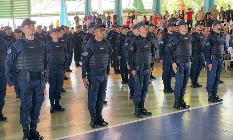 Prefeito David Almeida apresenta novos guardas municipais e lança operação ‘Boas Festas’
