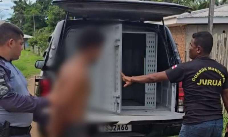 Homem que ameaçou a própria mãe com terçado é preso no Amazonas
