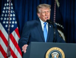 Donald Trump faz pronunciamento histórico após captura de Maduro na Venezuela; veja ao vivo