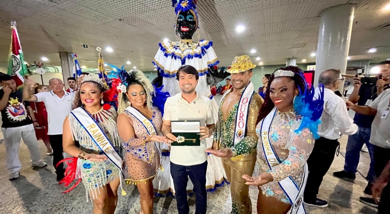 Carnaval 2026 é oficialmente aberto em Manaus com a tradicional chegada da Kamélia
