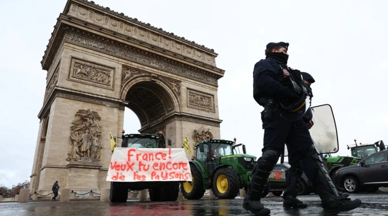 Agricultores franceses bloqueiam acessos a Paris contra tratado comercial com o Mercosul