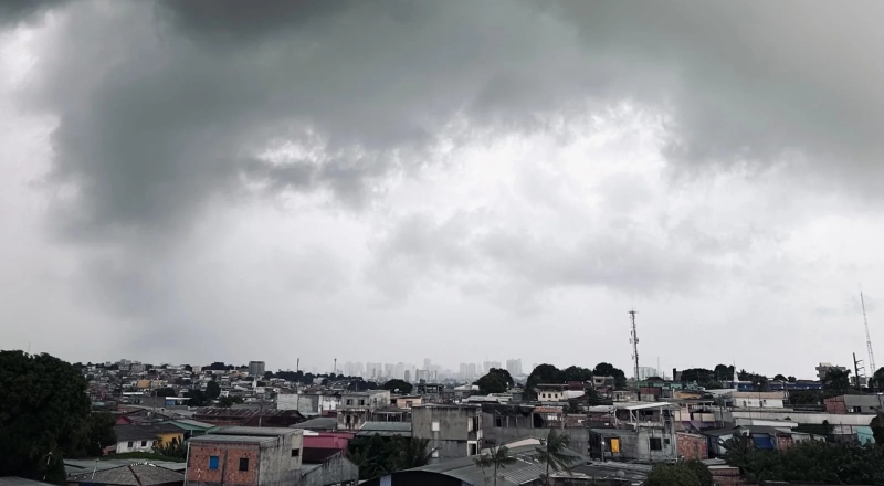 Previsão confirma pancadas de chuva e tempo fechado em Manaus