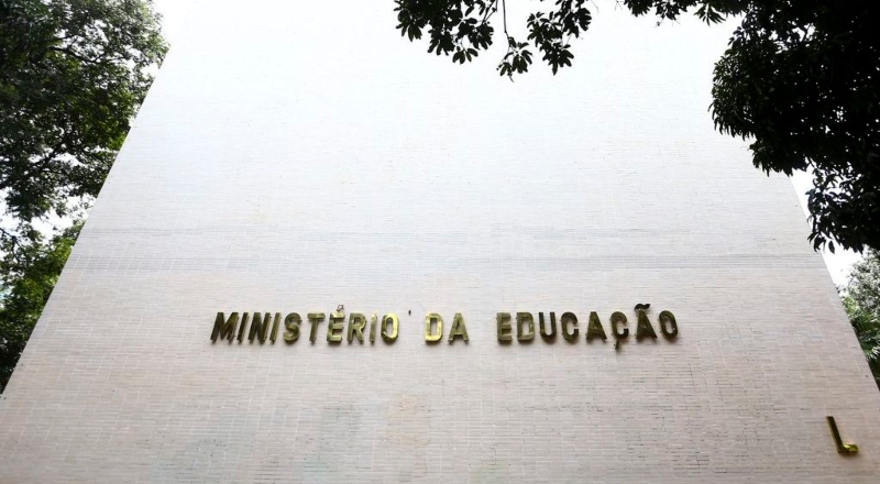 Governo Federal aumenta piso salarial dos professores para R$ R$ 5,1 mil em 2026