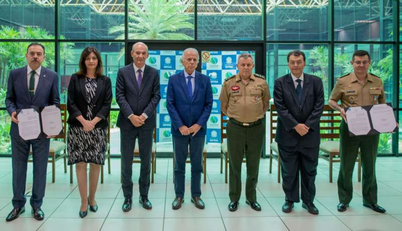 Eduardo Braga viabiliza instalação de braço tecnológico do Exército na Amazônia