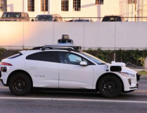 Flórida acelera para o futuro: Waymo lança táxis robóticos em Miami e mira expansão em Orlando; veja vídeo