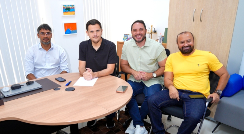 Prefeito em exercício Renato Junior libera R$ 52 milhões para pagamento de bonificação a mais de 17,7 mil professores e trabalhadores da Educação