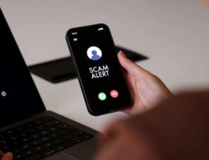 Alerta Falso de Criança Desaparecida: golpistas ligam se passando por policiais na Flórida