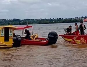 Bombeiros localizam corpo durante buscas por desaparecidos do naufrágio no Encontro das Águas