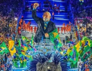 A conta chegou: Escola que exaltou Lula é multada em R$ 80 mil após rebaixamento