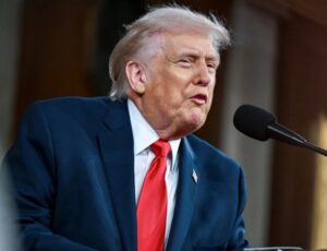 Trump prevê guerra de 5 semanas contra o Irã: 'Nossa última e melhor chance'