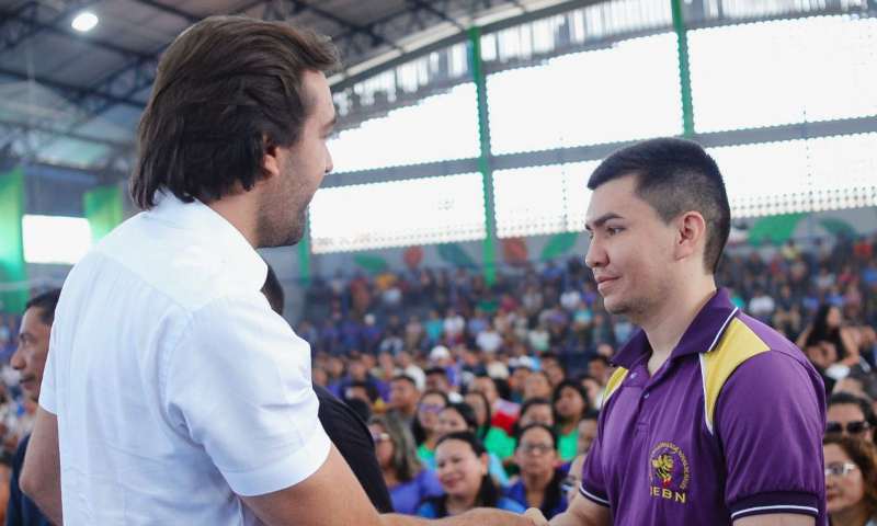 Maués abre ano letivo com presença do deputado Thiago Abrahim e reforço de investimentos na educação