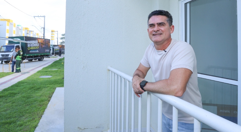David Almeida apresenta modelo de entrega habitacional com mobílias e consolida maior programa da história da capital amazonense