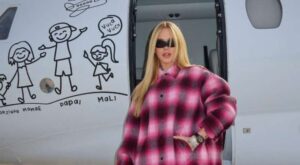Virginia Fonseca ostenta relógio de mais de R$ 1,6 milhão durante viagem de jatinho a Paris; veja