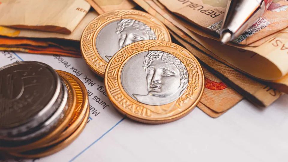 Bancos vão antecipar pagamento de R$ 32,5 bi ao FGC a partir deste mês