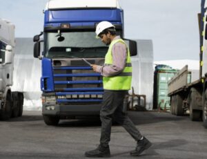 Alta do diesel pressiona caminhoneiros na Flórida e pode encarecer produtos; veja vídeo