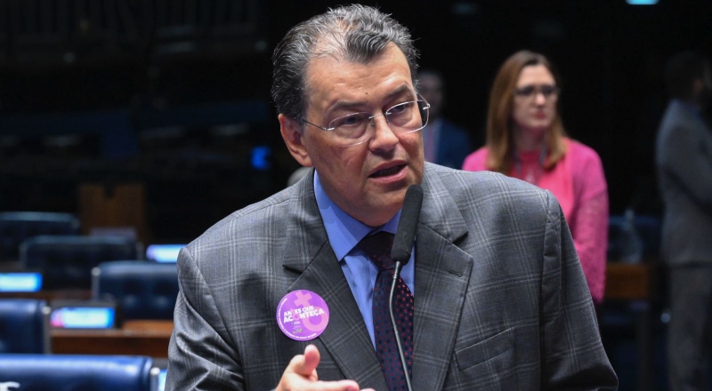 Senado aprova projeto de Eduardo Braga que prevê o uso de IA para monitorar agressor de mulher