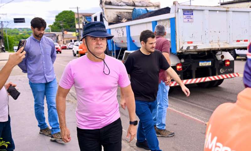 Prefeito David Almeida anuncia ampliação da Operação Asfalta Manaus para mil toneladas de asfalto por dia