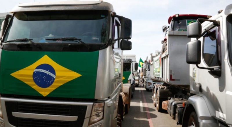 Caminhoneiros ameaçam entrar em greve nacional contra alta do diesel