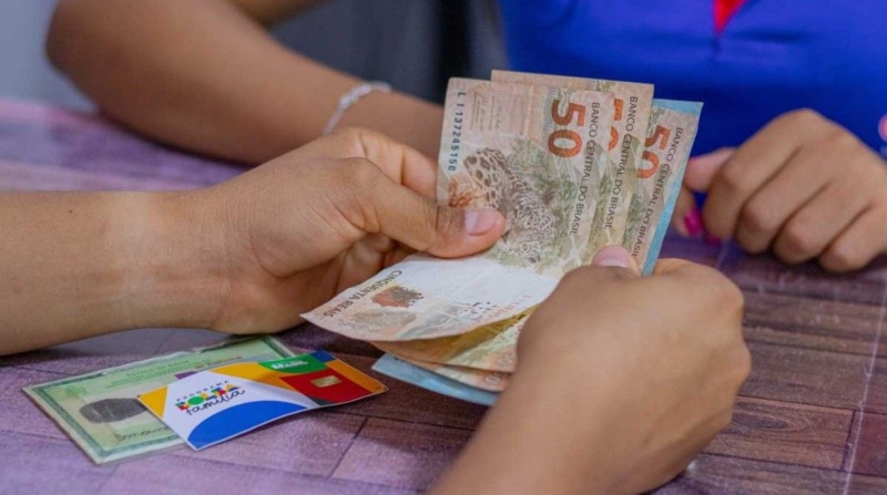 Bolsa Família: beneficiários com NIS final 2 recebem pagamento nesta quinta-feira (19)