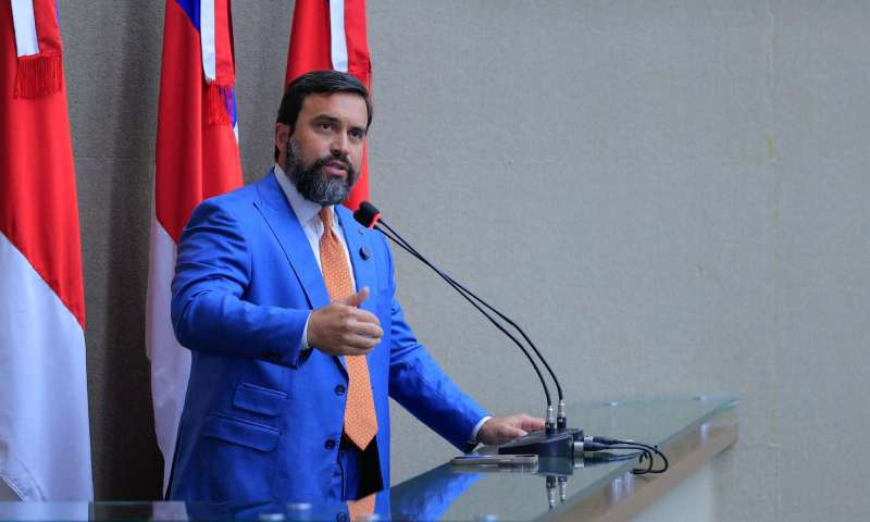 Dr. George Lins destaca lei que garante apoio psicológico a familiares de dependentes químicos