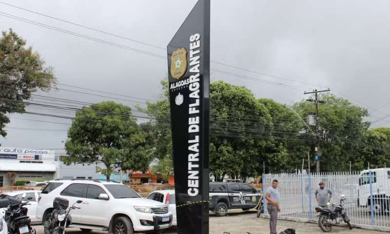 “De homem eu não apanho mais”, diz jovem que esfaqueou o companheiro após discussão; veja vídeo