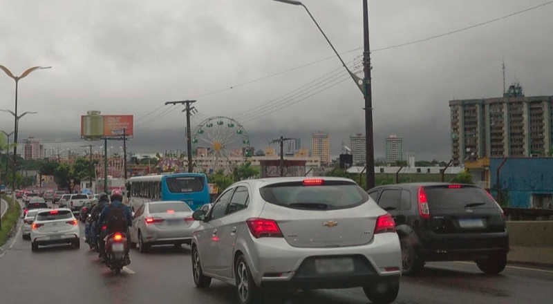 Manaus segue em alerta: previsão aponta mais chuva intensa nesta quinta (26)