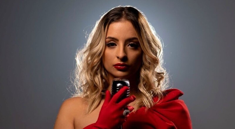 Cantora Ju Marques faz show gratuito neste sábado durante lançamento do Arrocha Manaus