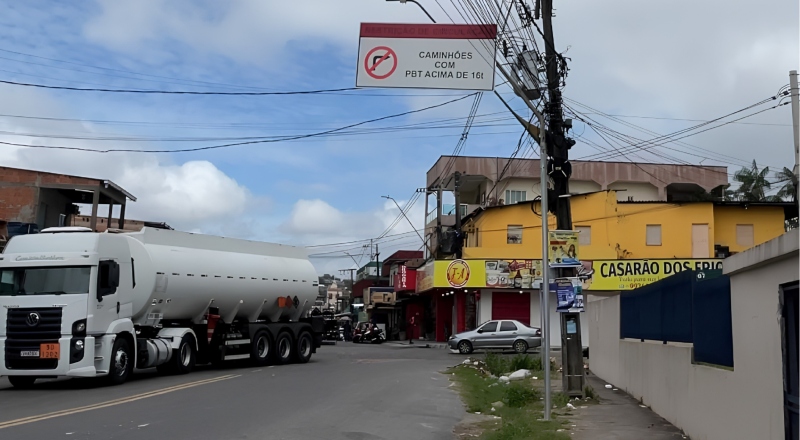 Prefeitura de Manaus restringe circulação de veículos pesados em trecho entre rua Hibisco e avenida Itaúba