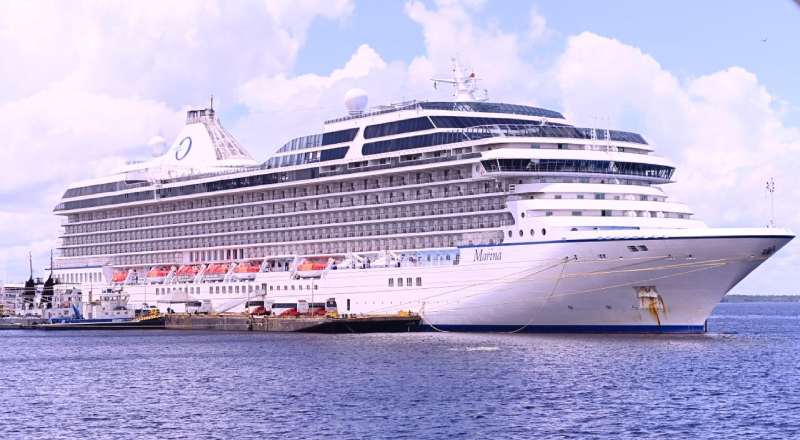 Cruzeiro com gringos chega ao porto de Manaus e fortalece a economia local