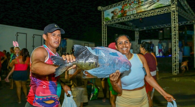 Prefeitura de Manaus entrega mais de 10 toneladas de tambaqui para 3 mil famílias no Colônia Antônio Aleixo