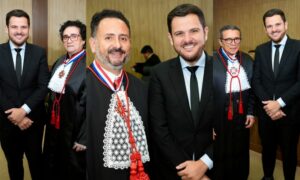 Prefeito Renato Junior prestigia posse dos três novos desembargadores e destaca fortalecimento do Judiciário amazonense