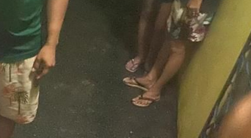 Urgente: homem é assassinado a tiros em beco na Compensa; veja vídeo