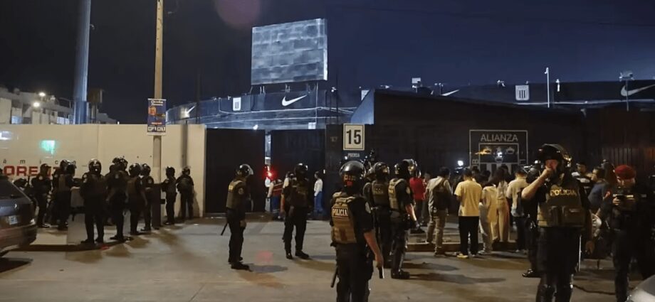 Tragédia: estádio desaba e deixa um morto e mais de 60 feridos no Peru