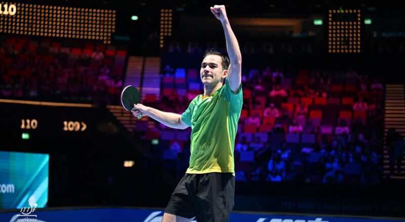 Hugo Calderano derrota francês e fica a 2 vitórias do bi na Copa do Mundo