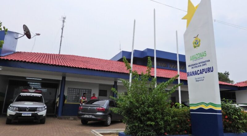 Foragido tenta fugir ao ver viatura, mas acaba preso após perseguição policial em Manacapuru