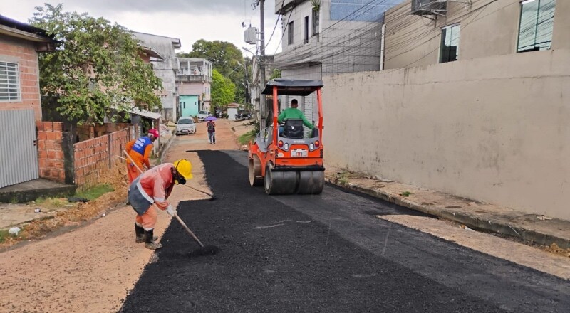 Prefeitura de Manaus intensifica recuperação asfáltica e melhora mobilidade no bairro Lírio do Vale
